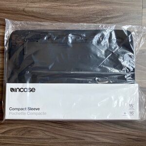 Incase Compact Laptop Sleeve - Flight Nylon - 15-16” laptop